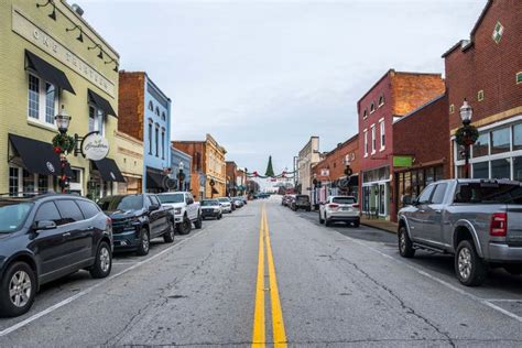 The Beautiful and Classic Town of Seneca, South Carolina Editorial Photo - Image of block ...