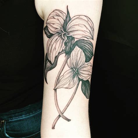 Trillium flowers done by Hailey at Great Whale Tattoo in Madison WI. Rose Flower Tattoos, Flower ...