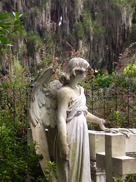 Bonaventure Cemetery Statue