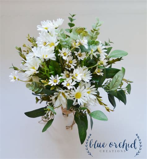 Wild Daisy Bouquet with White Wildflowers and Small White Daisies ...