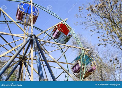 Ferris Wheel. Ferris Wheel in the City Park. Stock Image - Image of ferris, fairground: 105406925