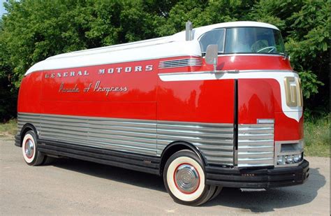 GM Futurliner (1939) These art-deco behemoths toured the U.S. in the ...