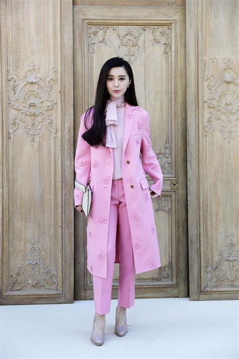 Fan Bingbing’s Paris Fashion Week Airport Style | Vogue