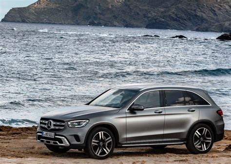 2020 Mercedes-Benz GLC 300 AMG Line Review | Specs, Price & More ...