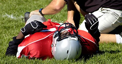 Tips for Avoiding the Most Common Football Injuries | Bon Secours Blog