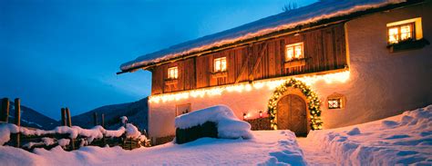 Chalets in the Alps on the ski slopes with Domizile Reisen