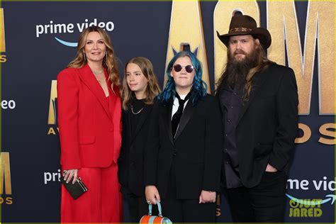 Chris Stapleton & Wife Morgane Make Rare Appearance with Their Kids at ACM Awards 2022: Photo ...