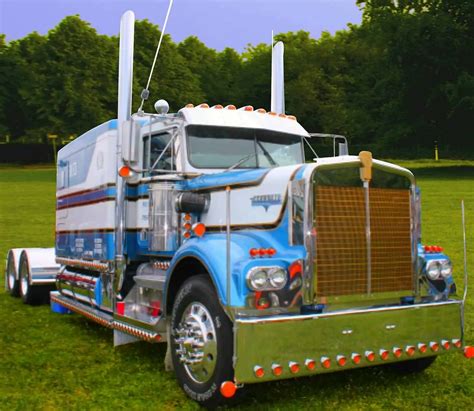 The Classic Kenworth W900A Model Truck Gallery + Review