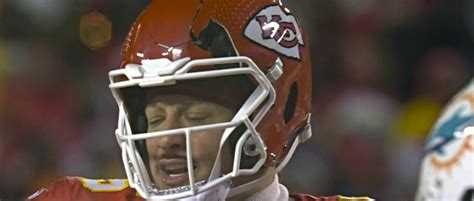 Patrick Mahomes’ Helmet Cracked On A Hit Against The Dolphins ...