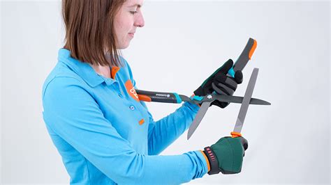 How do you maintain a hedge trimmer? - Coolblue - Before 23:59, delivered tomorrow