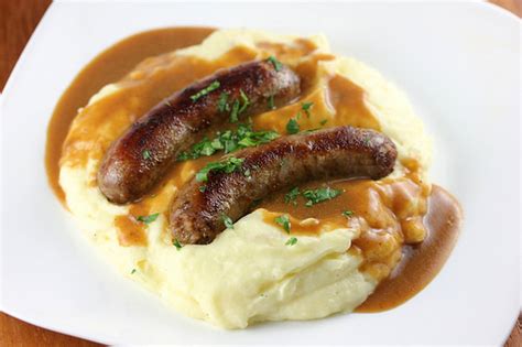 Bangers and Mash Recipe | BlogChef.net