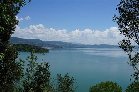 The Islands of Lake Trasimeno - Agriturismo Villa La Rogaia