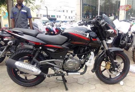 2017 Bajaj Pulsar 180 Price, Specifications, Mileage