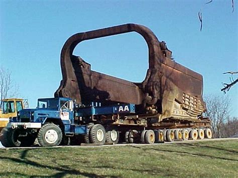 Bucket from Bucyrus-Erie Big Muskie Dragline being moved in Ohio [1024x768] | Heavy equipment ...