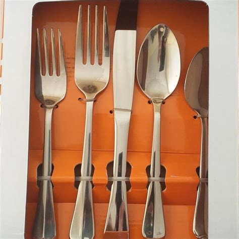 Flatware Set- 20 Piece - Handy Housewife