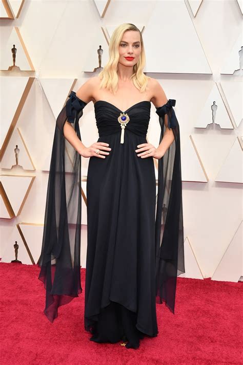 Margot Robbie's Vintage Chanel Dress at the Oscars 2020 | POPSUGAR Fashion