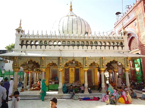 Hazrat Nizamuddin Darga (New Delhi, Indien) - anmeldelser - Tripadvisor