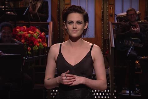 Kristen Stewart calls herself 'so gay' on 'SNL'