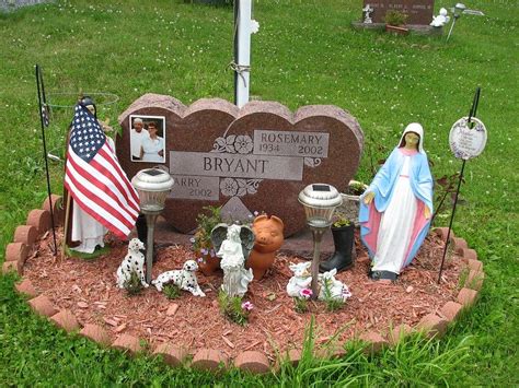 VA July 2009 030 | Grave decorations, Cemetary decorations, Cemetery ...