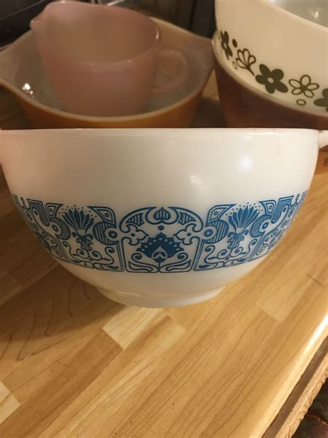 Horizon Blue pattern vintage Pyrex bowl 1969-72. | Pyrex vintage, Vintage pyrex bowls, Pyrex bowls