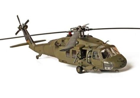 YellowAirplane.com: H-60 Blackhawk Models, helicopters.