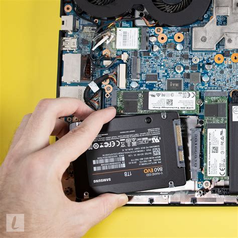 Samsung 860 EVO 2.5-inch SSD Review: One of the Best SSDs Money Can Buy