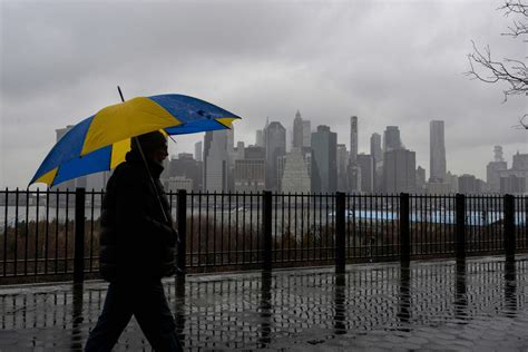 Winter Storm Could Bring Rain and Flooding to New York City - Bloomberg