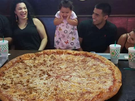 Big Lou's Pizza Bakes HUGE Pizza Down in San Antonio - Go To Destinations