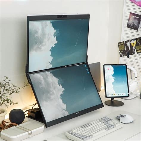 How To Stack Monitors on Top of Each Other | Mobile Pixels