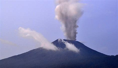 Mount Slamet Eruptions Intensify: Java, Indonesia | Head Space