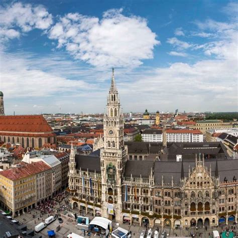 Package including Hop On-Hop Off Tour and Munich Card | simply Munich