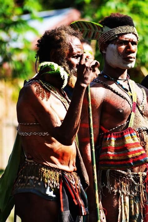 Saya adalah orang PAPUA... Suku terasing di bumi cendrawasih,,yang ...