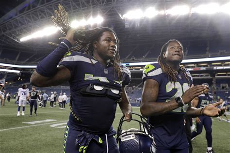 Seahawks' Griffin brothers 'Play It Forward' nicely for mom