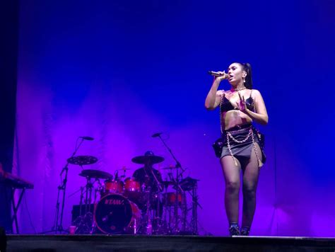 REVIEW: Kali Uchis is ‘just a stranger’ on stage - Daily Trojan