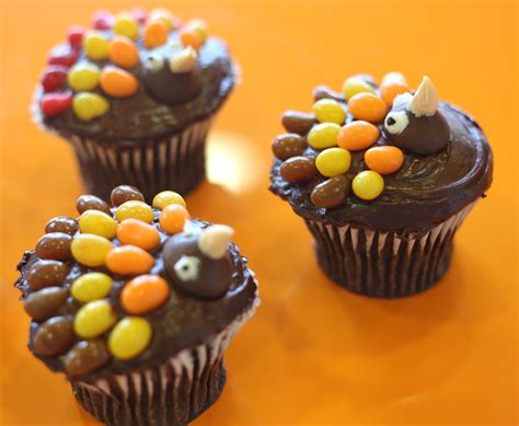 Chocolate Turkey Cupcakes | Pieces of a Mom