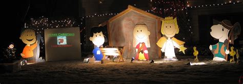 nativity scene | ur Peanuts Nativity Pageant display wasadded for the 2002 season ... | Nativity ...