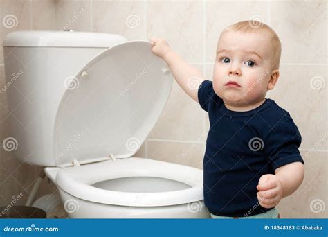 Little Boy Toilet Sign Royalty-Free Stock Photography | CartoonDealer.com #30357941