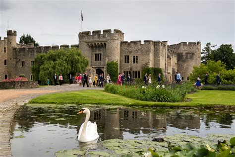 Allington Castle Wedding Photography in Kent - Lexy & Paul