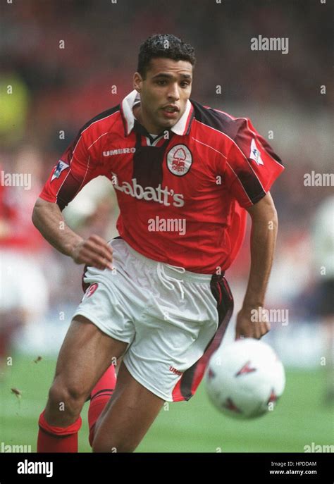 PIERRE VAN HOOIJDONK NOTTINGHAM FOREST FC 15 March 1997 Stock Photo - Alamy