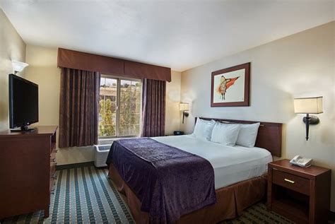 Oxford Suites Pendleton - UPDATED 2017 Prices & Hotel Reviews (OR) - TripAdvisor