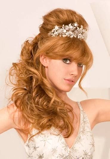 Fashion is My Passion: Cute Hairdos with Crown