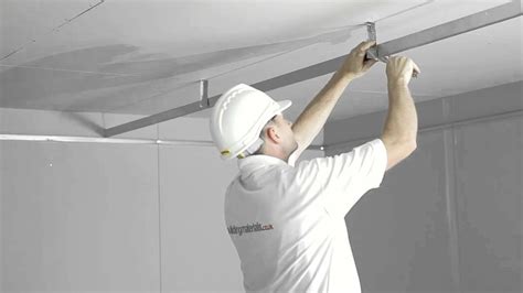 How To Install A Suspended Plasterboard Ceiling | Americanwarmoms.org