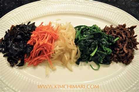 Japchae (잡채 Korean Glass Noodles) | Kimchimari