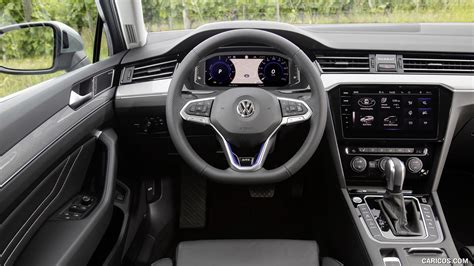 2020 Volkswagen Passat GTE Variant (Plug-In Hybrid; EU-Spec) | Interior, Cockpit