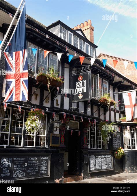 Rose `n Crown pub in King Street Knutsford Cheshire UK Stock Photo - Alamy