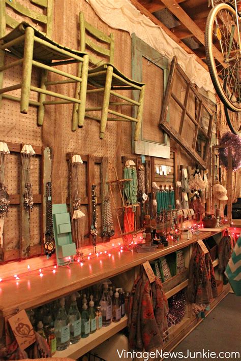 Ideas for Flea Market Booth or Vintage Show | Flea market booth, Antique booth ideas, Flea market