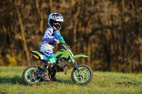 5 Best Dirt Bikes for Kids & Youth [2024 Beginner's Buying Guide]