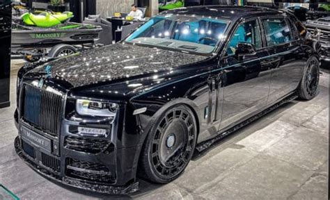 Rolls-Royce Phantom by Mansory is powerful and expensive