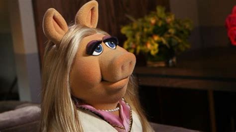 Video Miss Piggy Tells All About Kermit Break-Up - ABC News