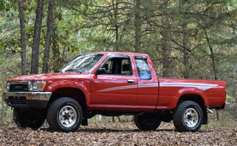 52k-Mile Survivor: 1990 Toyota Pickup 4×4 | Barn Finds